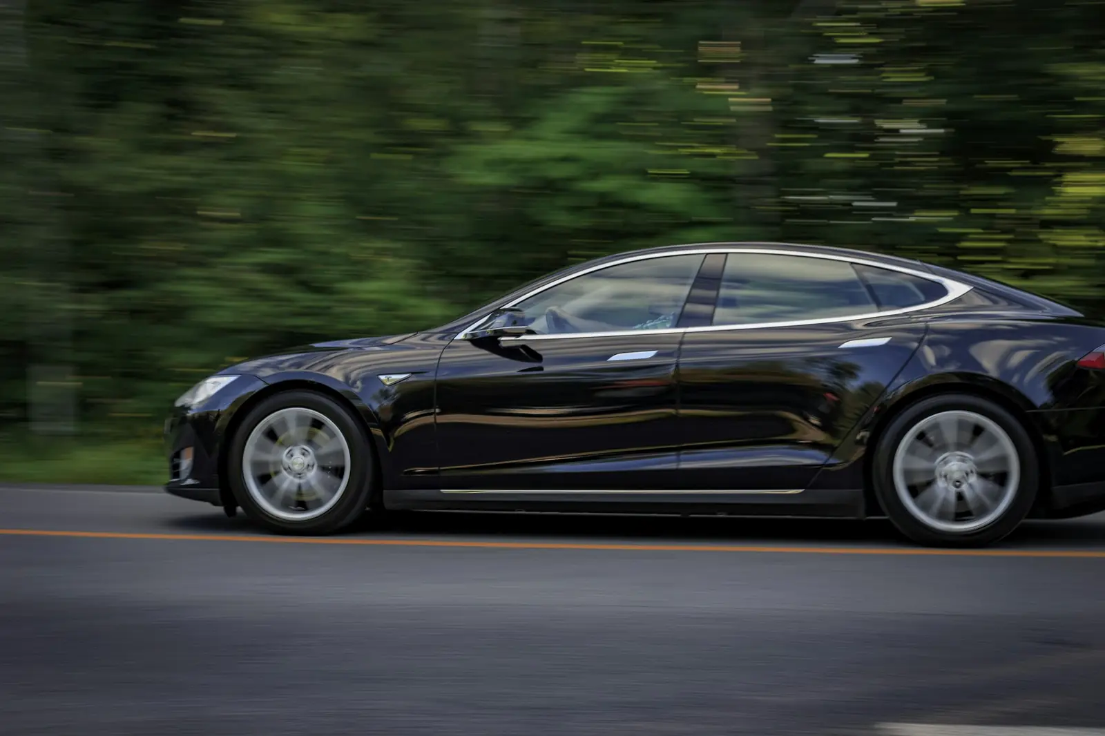 Tesla Model S — fotografia 3 de 6